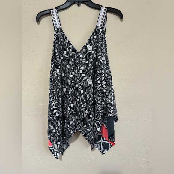 Women’s flowy shirt size M - Picture 5 of 5